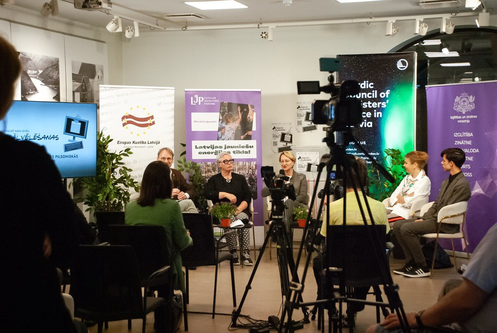 Diskusija par signālvēlēšanām Latvijā
